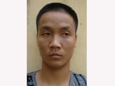 Kẻ dùng súng cướp bạc đầu thú