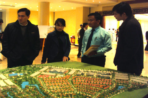 Bất động sản tê liệt, thưởng Tết 'băng hà'