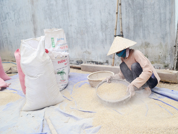 Bụi đá tấn công 9.000 dân