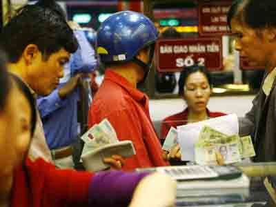 Đổ xô mua vàng nhẫn cuối năm: Mỗi nơi một giá!