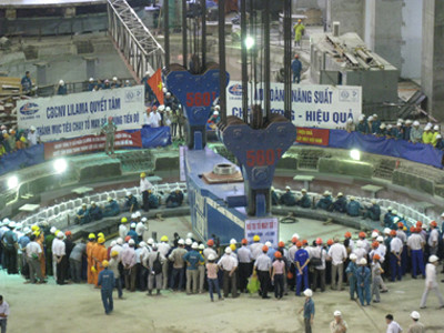 Mừng tổ máy số 1 Nhà máy Thủy điện Sơn La chính thức hòa lưới điện quốc gia