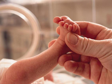 Bé gái 9 tuổi sinh con