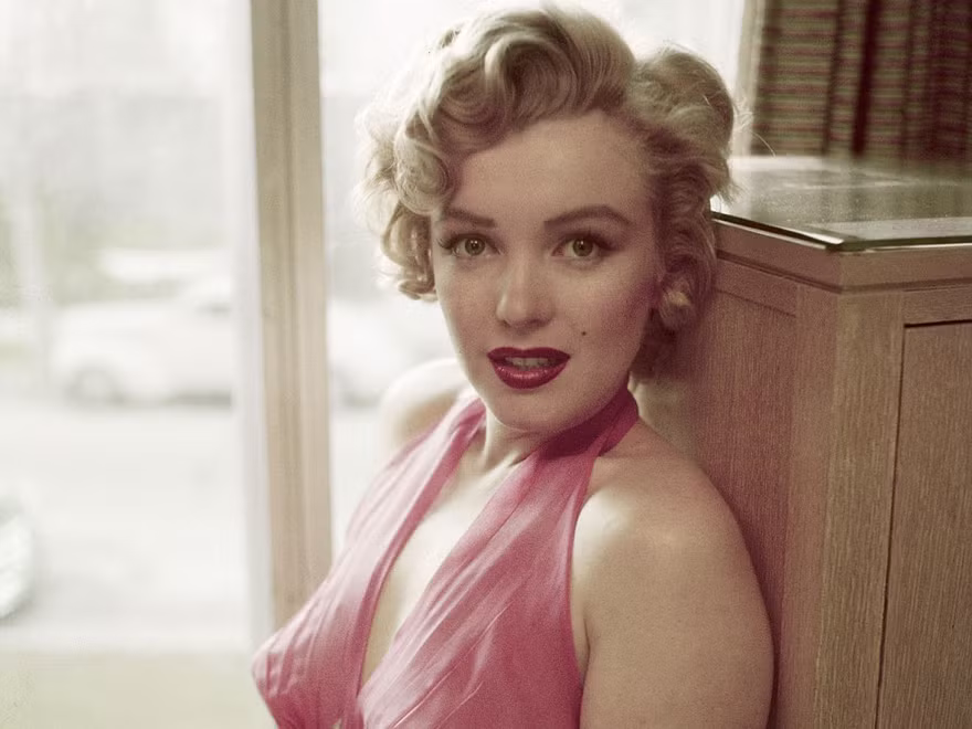 Marilyn Monroe đẹp lộng lẫy trong ảnh mới công bố