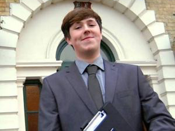 18 tuổi trở thành Ủy viên Hội đồng Thành phố