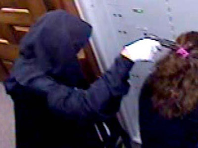 Dùng súng giả đi cướp