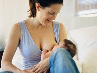 Cho con bú làm giảm nguy cơ mắc bệnh Alzheimer ở phụ nữ