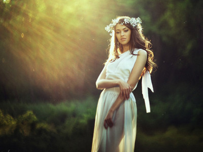 Thiếu nữ đẹp mê hồn giữa thiên nhiên