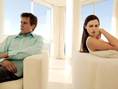 Vợ cũ khủng bố vì muốn tái hôn