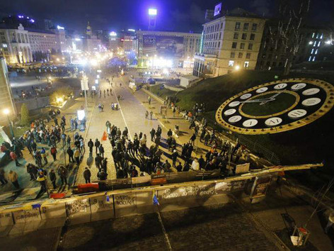 Người biểu tình đòi Tổng thống "thôi đàn áp chính trị"