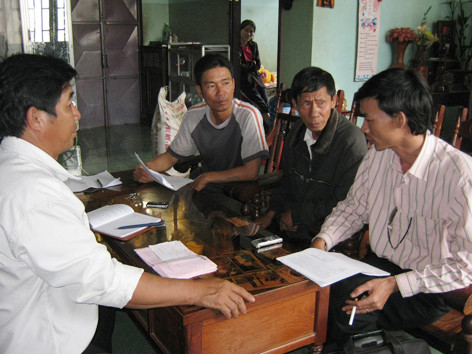 'Nợ trên trời' rơi trúng đầu năm trưởng thôn