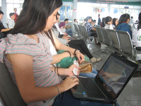 'Vetau.com.vn' - vào dễ, mua khó