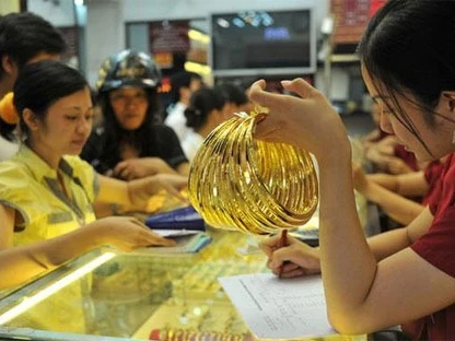 Giá vàng 'đón' hạn tất toán?