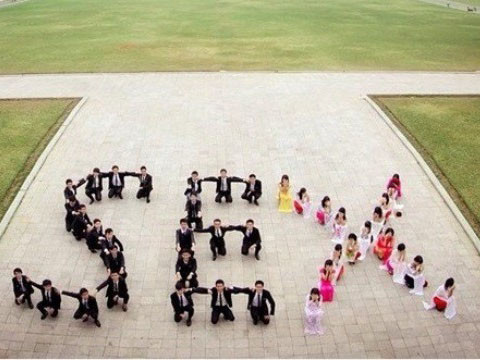 Kiểm điểm 40 SV xếp chữ sex trong Hoàng thành