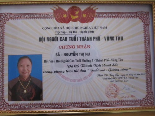 700 người cao tuổi bị lừa 'chụp hình miễn phí'