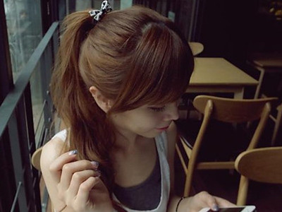 Làm điệu cho mái tóc bằng kẹp tóc họa tiết da báo