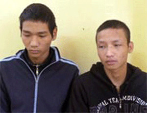 Mạnh và Đạt chuyên đi đòi tiền bảo kê