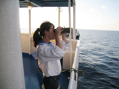 PV Minh Ngọc trong trang phục Hải quân ở Trường Sa tháng 4-2011 .