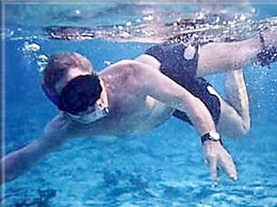 Lặn tìm thi thể trùm khủng bố Osama bin Laden