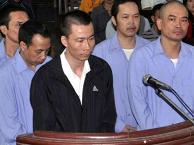 Đào mộ lấy hộp sọ đòi chuộc 300 triệu đồng