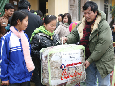 Hành trình sưởi ấm đồng bào miền núi