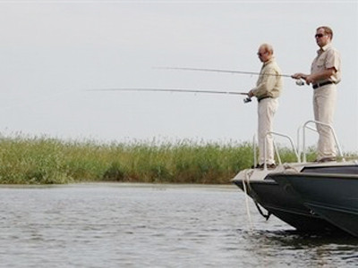 Bộ đôi quyền lực nước Nga cùng nhau câu cá