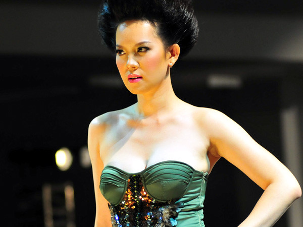 Đẹp Fashion show 9: Giấc mơ đa chiều quyến rũ