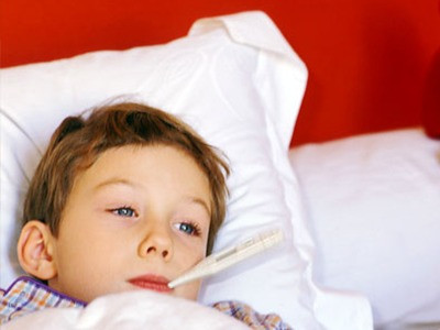 Giúp bé giảm đau, giảm ho hạ sốt tại nhà