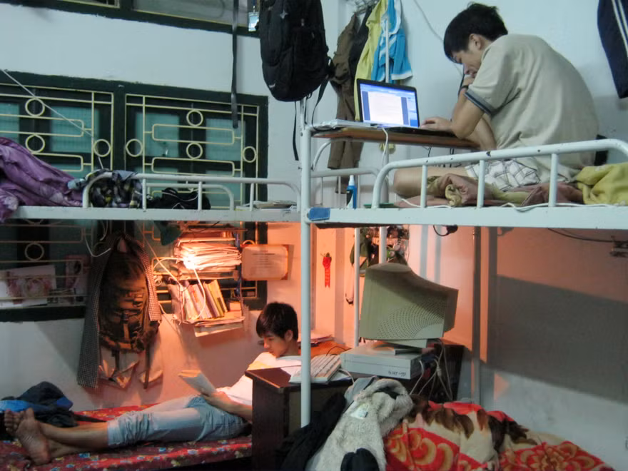 : Một góc phòng trọ KTX Mễ Trì (182 Lương Thế Vinh, quận Thanh Xuân). Ảnh: Lạc Trung