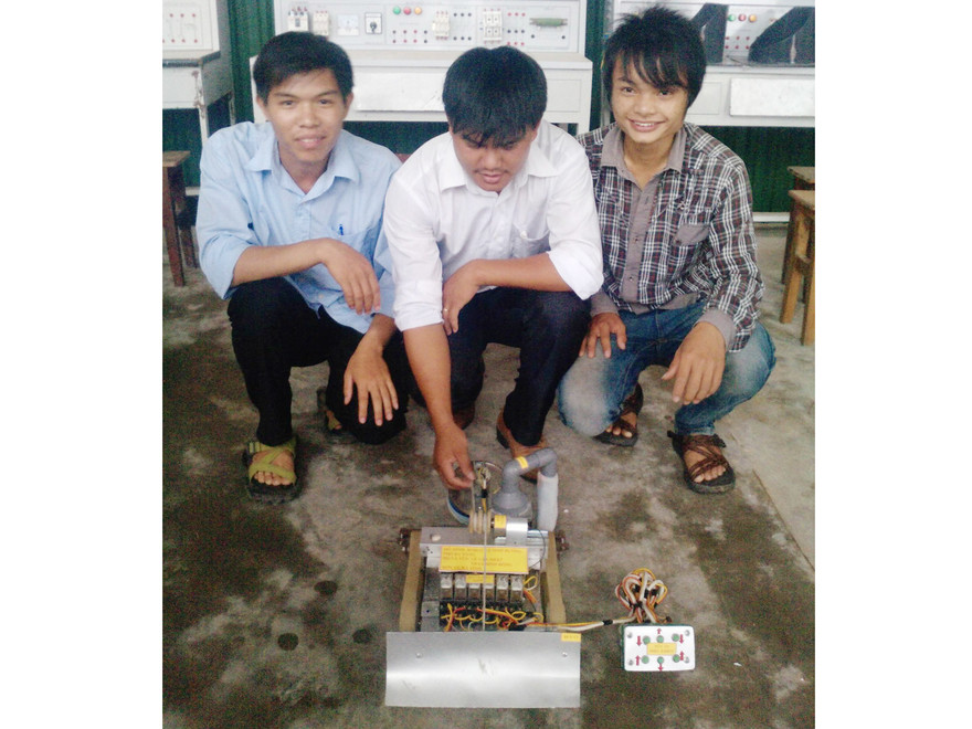 Biến phế thải thành rô bốt