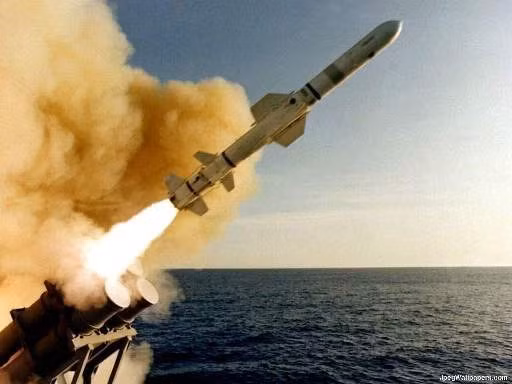 Liên quân bắn 20 quả tên lửa Tomahawk vào Libya