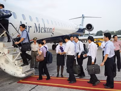 'Sốc' giá vé máy bay sắp tăng