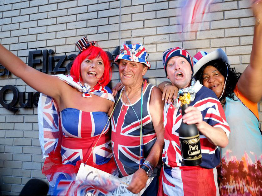 Ảnh: Nước Anh chào đón người kế vị ngai vàng