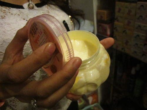 Nữ sinh ôm hận vì tẩy trắng da