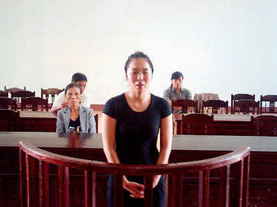 Thất tình, thôn nữ xinh đẹp đi... buôn ma túy