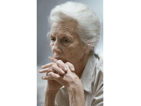 Tranh cãi việc cấp iPad cho người nghỉ hưu