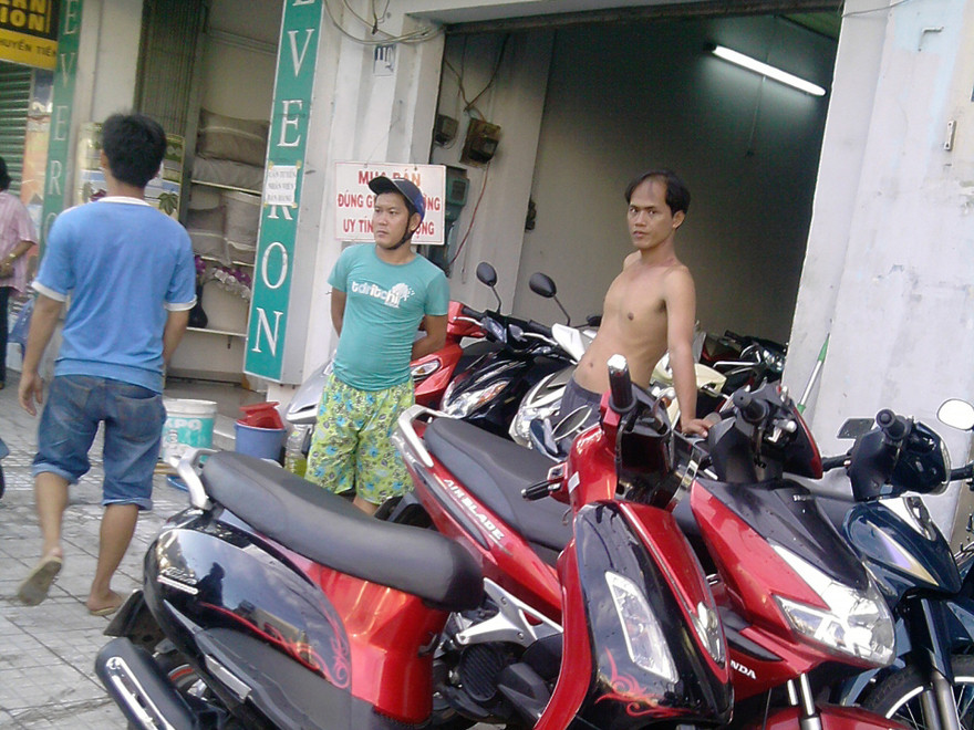 Ế ẩm xe không chính chủ