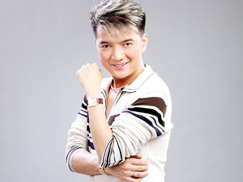 Đàm Vĩnh Hưng hát cùng con trai Hoài Linh