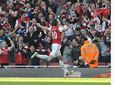 Arsenal ngược dòng đánh bại Tottenham