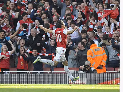 Arsenal ngược dòng đánh bại Tottenham