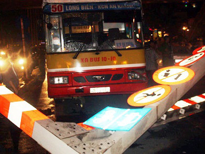 10 tỷ đồng 'sửa' cầu vượt nhẹ Láng Hạ