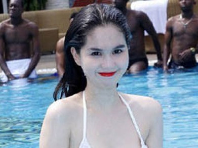 'Không... hotgirl đố đằng ấy làm nên!'