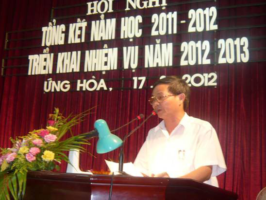 Trưởng phòng Giáo dục huyện bị giáng cấp vì nghi vấn 'chạy công chức'