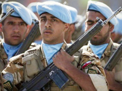 Iran tập trận đối phó Mỹ