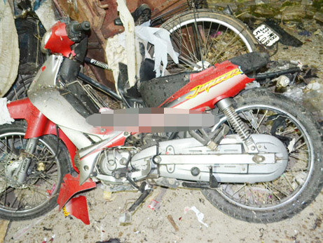 Nổ xe máy ngày cưới, hai người thương vong