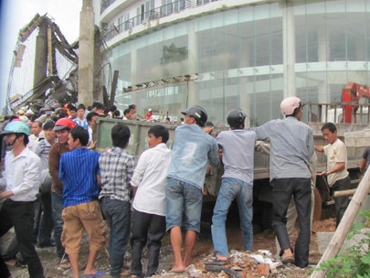 Sập sảnh khách sạn Sailing Tower Hotel