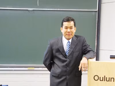 Thầy Việt trên những giảng đường thế giới