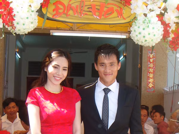 Công Vinh, Thủy Tiên đính hôn