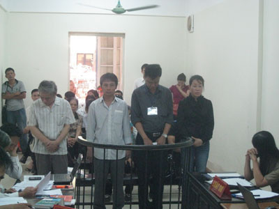 Trả hồ sơ vụ nhờ 'chạy án' cho anh em Phương 'Linh hột'