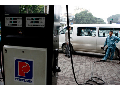 Bán lỗ ai chịu?