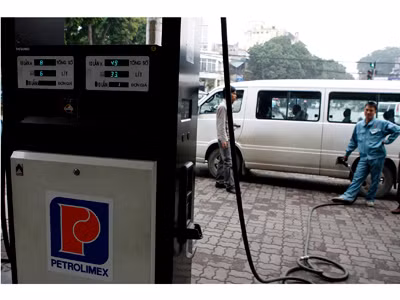 Bán lỗ ai chịu?